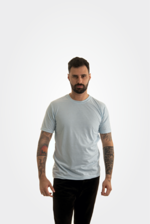 Camiseta azul bebê 100% algodão